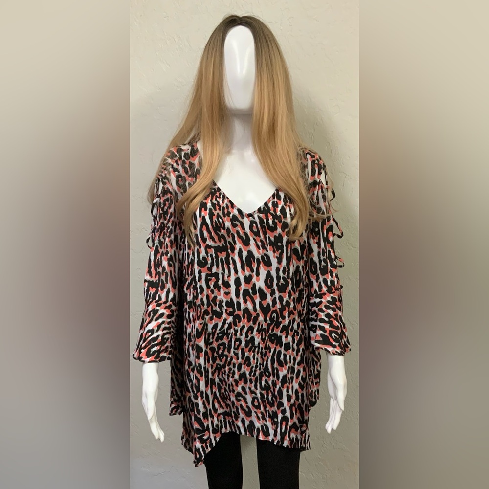 Long top with long sleeves